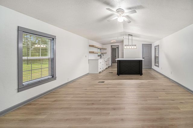 6506 N Martin Luther King Avenue, Hitchcock, TX 77563