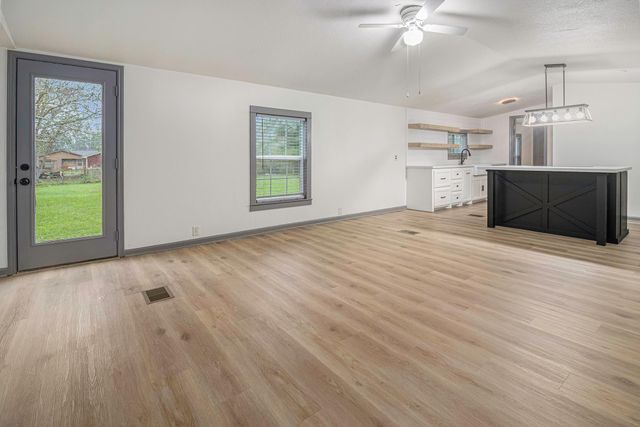 6506 N Martin Luther King Avenue, Hitchcock, TX 77563