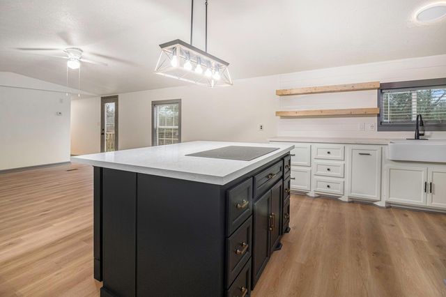 6506 N Martin Luther King Avenue, Hitchcock, TX 77563