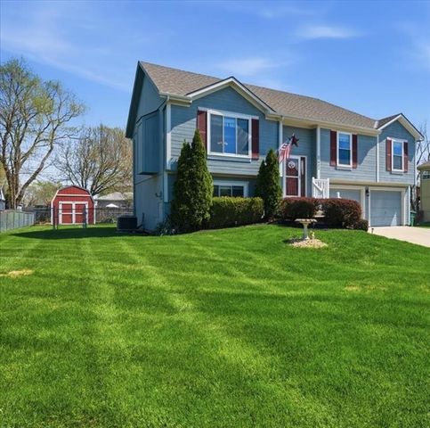 21921 Gracie Drive, Peculiar, MO 64078