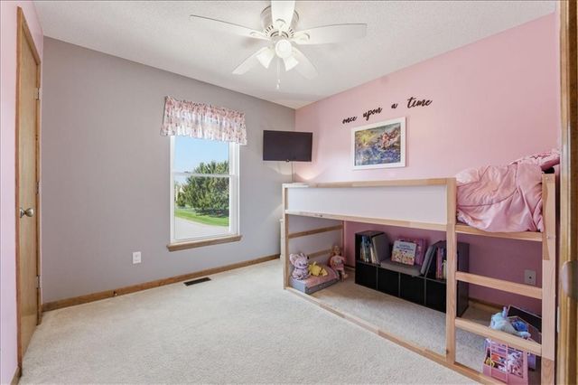 21921 Gracie Drive, Peculiar, MO 64078