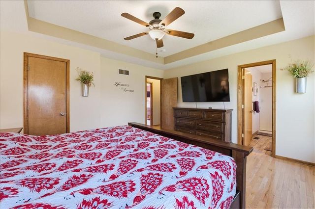 21921 Gracie Drive, Peculiar, MO 64078