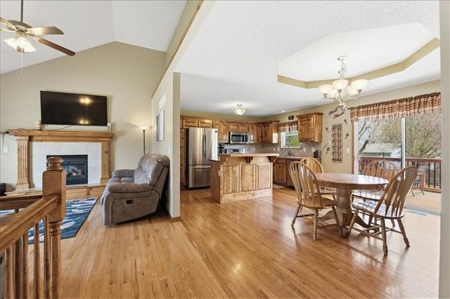 21921 Gracie Drive, Peculiar, MO 64078