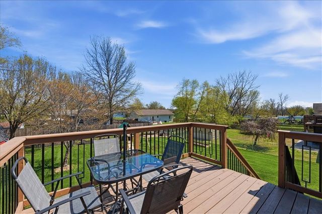 21921 Gracie Drive, Peculiar, MO 64078