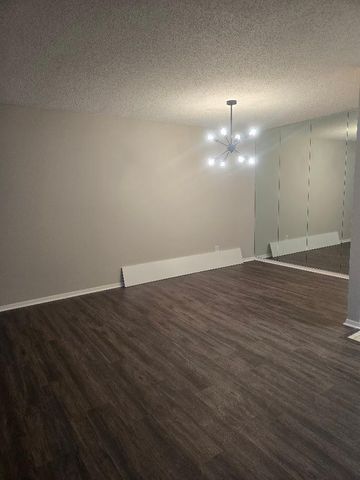 4710 58th Avenue N 106, Crystal, MN 55429