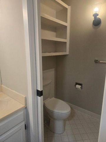 4710 58th Avenue N 106, Crystal, MN 55429