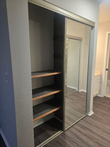 4710 58th Avenue N 106, Crystal, MN 55429