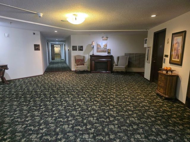 4710 58th Avenue N 106, Crystal, MN 55429