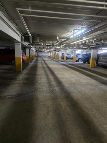 4710 58th Avenue N 106, Crystal, MN 55429