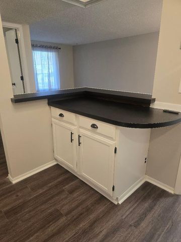 4710 58th Avenue N 106, Crystal, MN 55429