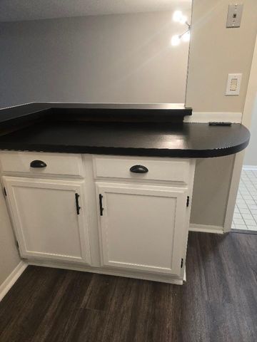 4710 58th Avenue N 106, Crystal, MN 55429