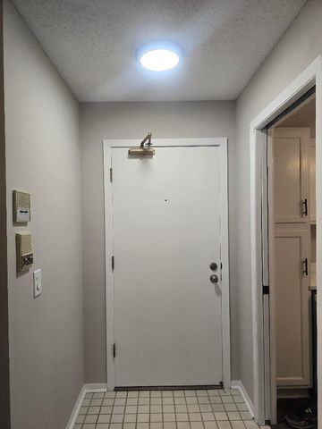 4710 58th Avenue N 106, Crystal, MN 55429