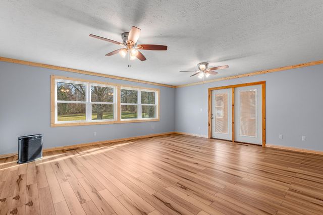 711 Lick Point Road, Sequatchie, TN 37374