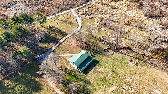 711 Lick Point Road, Sequatchie, TN 37374