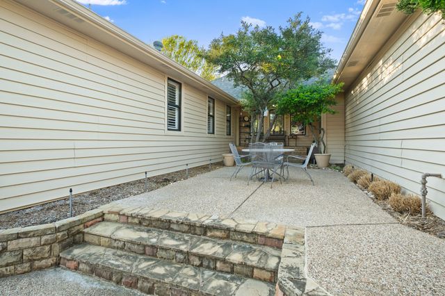 1110 Seminary Ridge, Garland, TX 75043