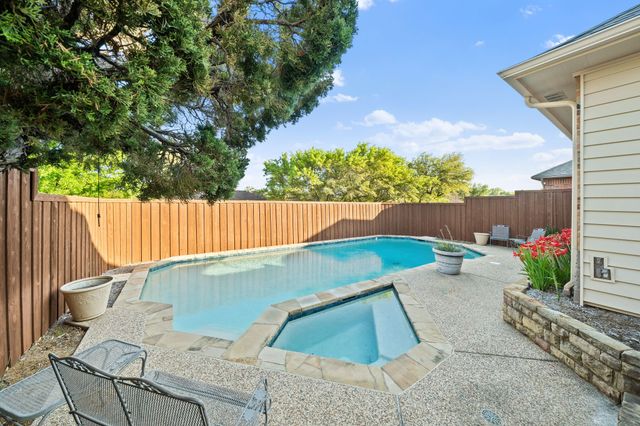 1110 Seminary Ridge, Garland, TX 75043