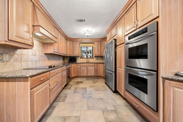 1110 Seminary Ridge, Garland, TX 75043