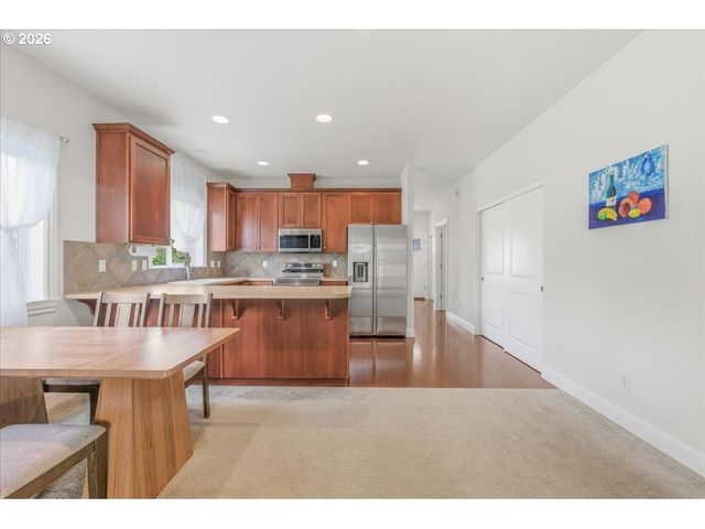 103 AVA Ct, St Helens, OR 97051