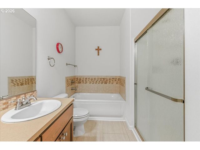 103 AVA Ct, St Helens, OR 97051