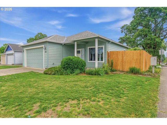 103 AVA Ct, St Helens, OR 97051
