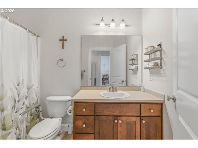 103 AVA Ct, St Helens, OR 97051