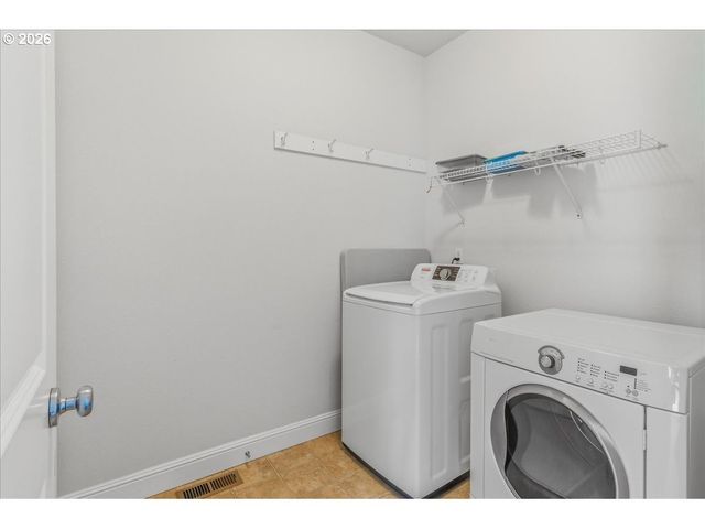 103 AVA Ct, St Helens, OR 97051