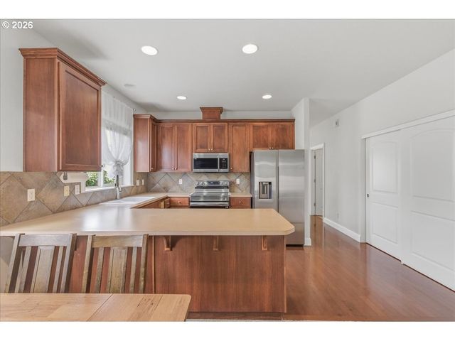 103 AVA Ct, St Helens, OR 97051
