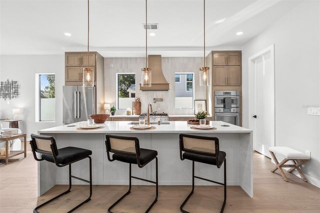 22 E STEELE STREET, Orlando, FL 32804