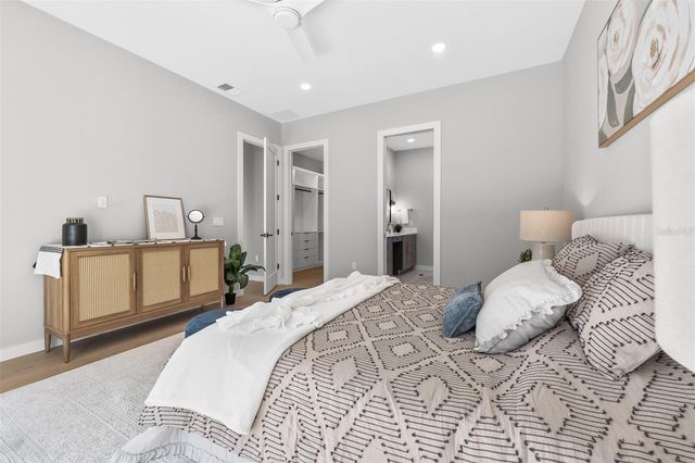 22 E STEELE STREET, Orlando, FL 32804