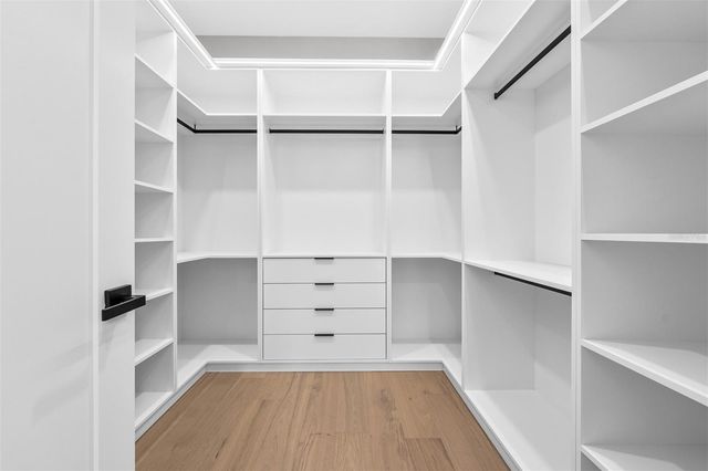 22 E STEELE STREET, Orlando, FL 32804