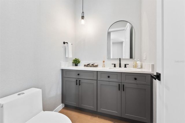 22 E STEELE STREET, Orlando, FL 32804