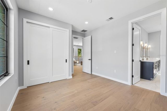 22 E STEELE STREET, Orlando, FL 32804