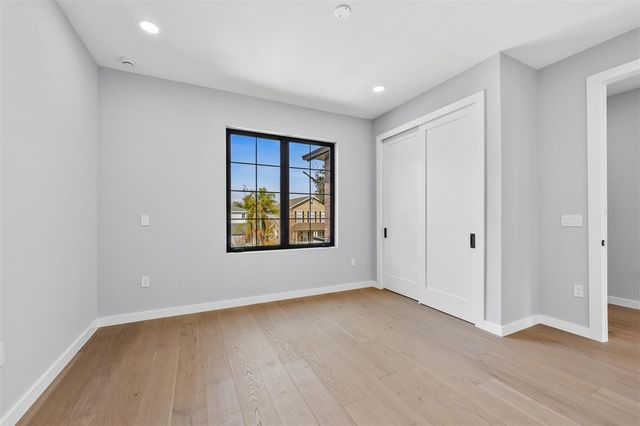 22 E STEELE STREET, Orlando, FL 32804