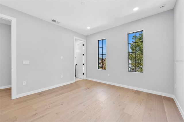 22 E STEELE STREET, Orlando, FL 32804