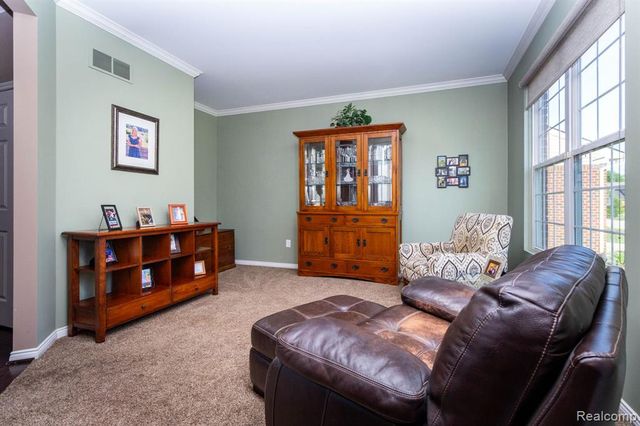 2110 Mayflower, Troy, MI 48085