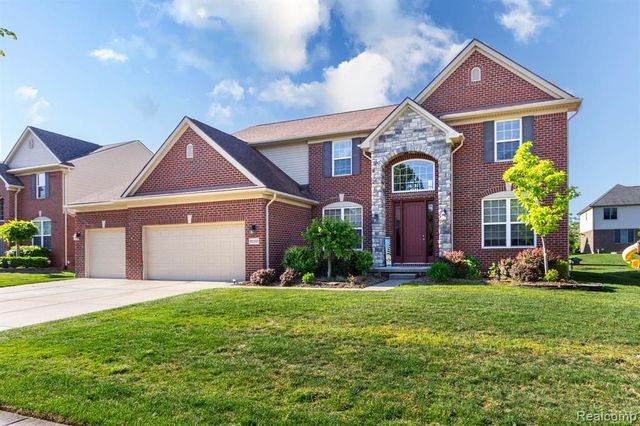 2110 Mayflower, Troy, MI 48085