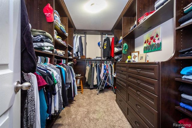 2110 Mayflower, Troy, MI 48085