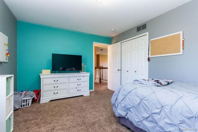 2110 Mayflower, Troy, MI 48085