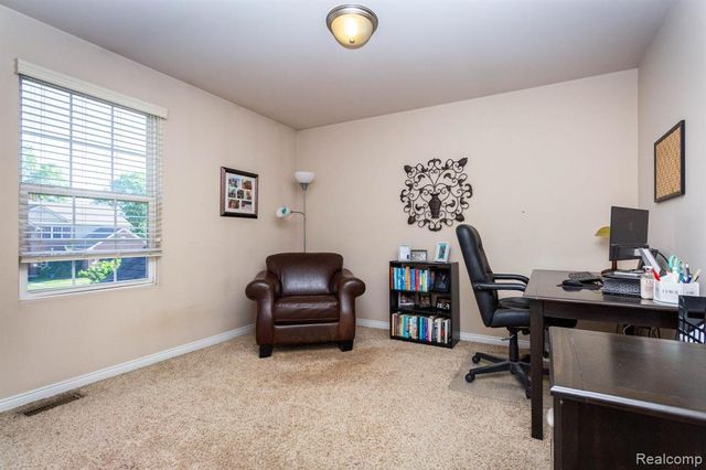 2110 Mayflower, Troy, MI 48085