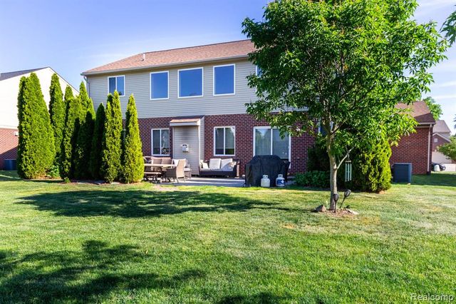 2110 Mayflower, Troy, MI 48085