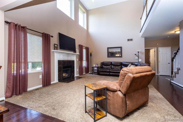 2110 Mayflower, Troy, MI 48085