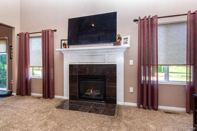 2110 Mayflower, Troy, MI 48085