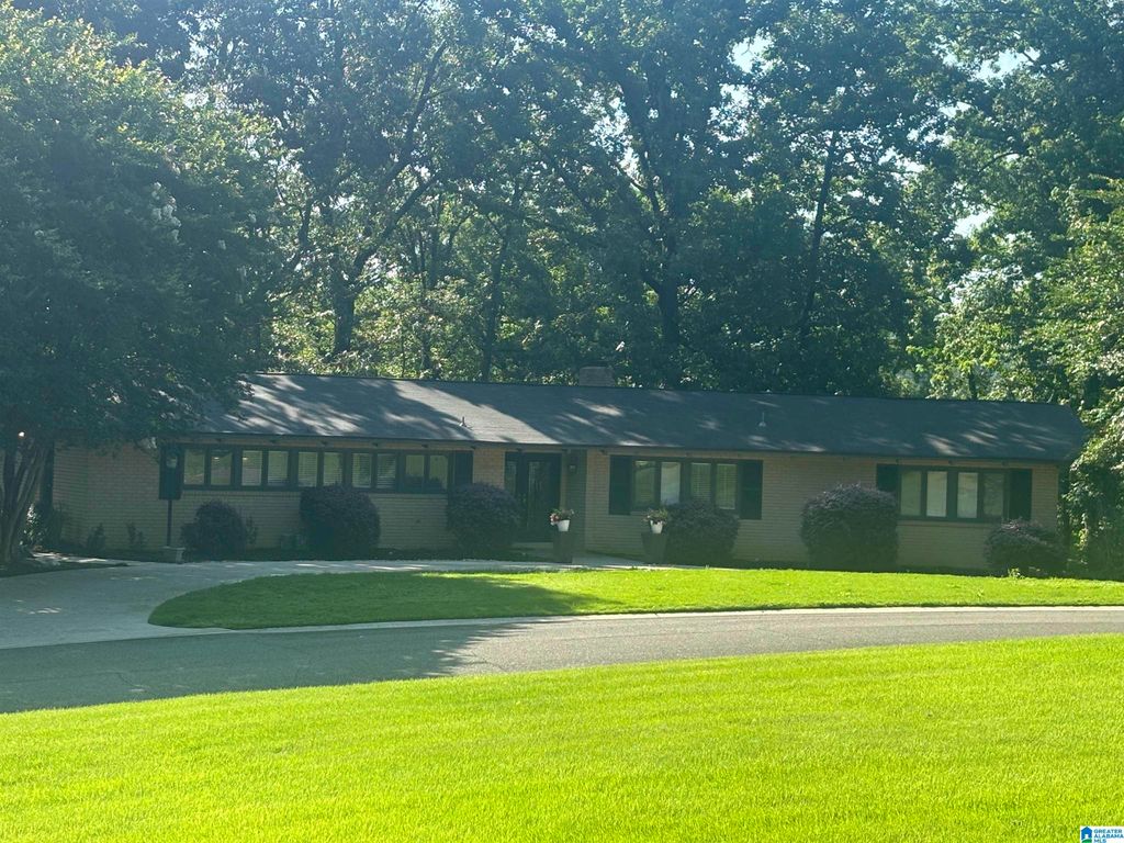 423 GOLF DRIVE, Hoover, AL 35226