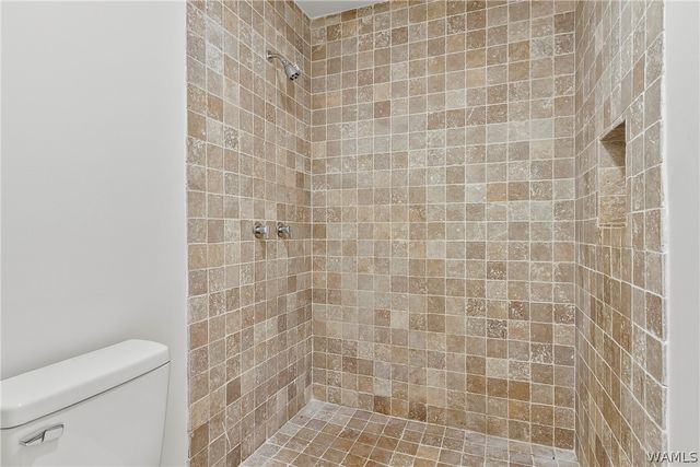 1004 Greystone, Northport, AL 35473