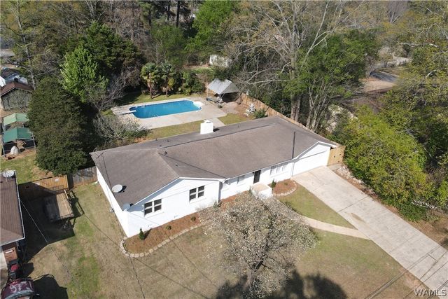1004 Greystone, Northport, AL 35473