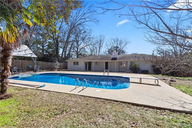 1004 Greystone, Northport, AL 35473