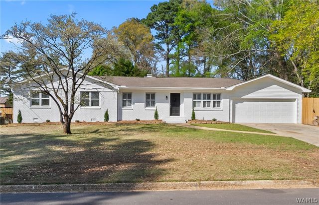 1004 Greystone, Northport, AL 35473