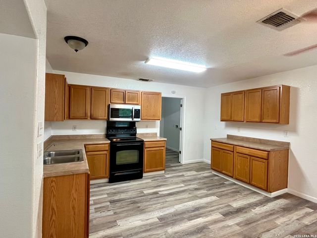 7115 Sun Valley Dr, San Antonio, TX 78227