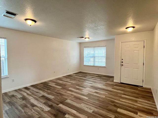 7115 Sun Valley Dr, San Antonio, TX 78227