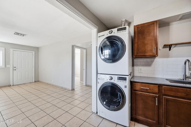 5206 W Ocotillo Road Apt A, Glendale, AZ 85301